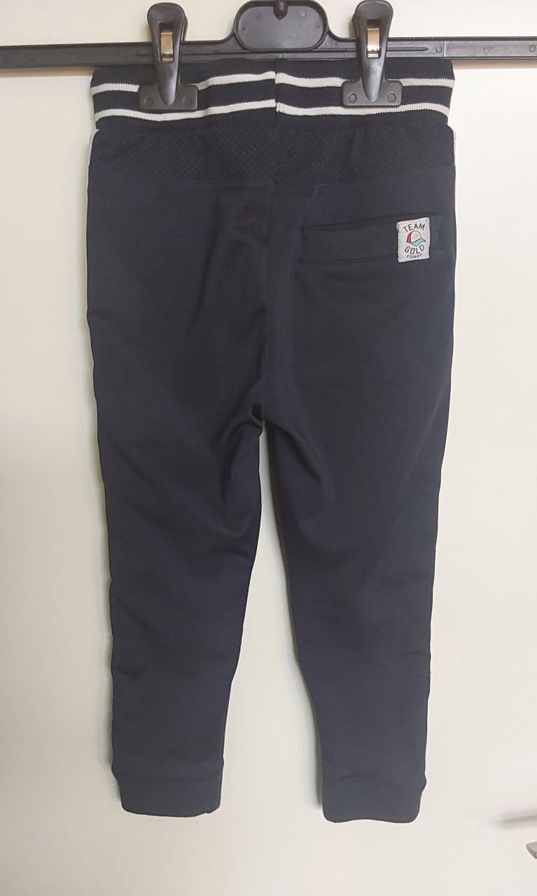 Joggingbroek maat 104 van het merk Sturdy