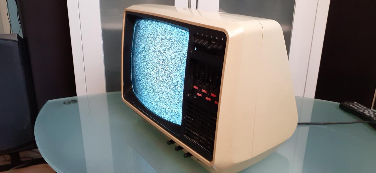 Vintage draagbare tv philips goed werkend
