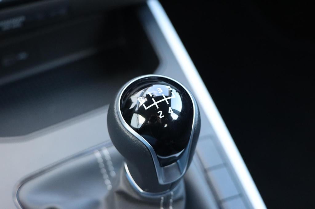 Seat Arona 1.0 tsi style | parkeersensoren | app connect | climate control