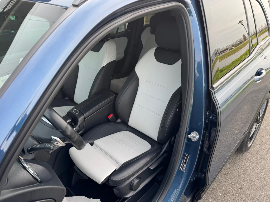 Mercedes-Benz 200-klasse glb amg night-pakket automaat , wegklapbare trekha