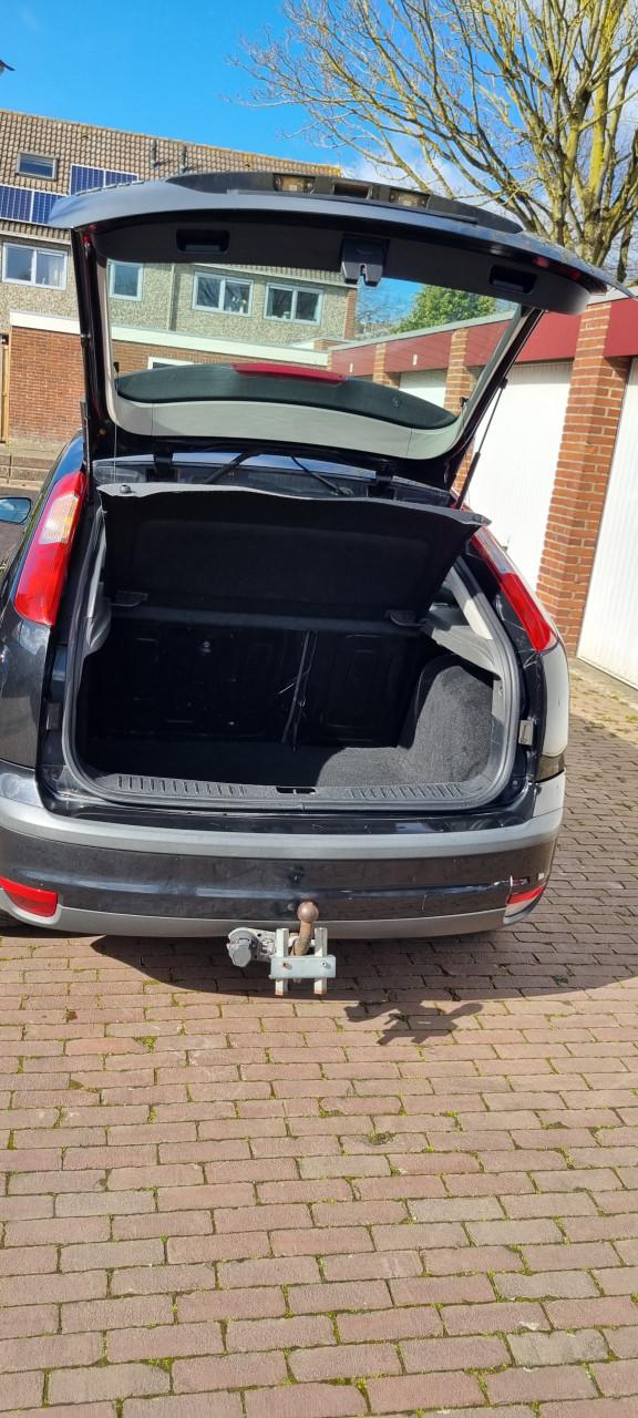 Ford focus 1.4 59KW 5D 2005 zwart