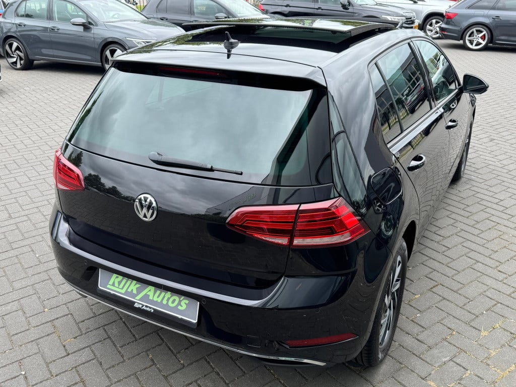 Volkswagen Golf 1.0 tsi highline * panoramadak * stoelverwarming * clima