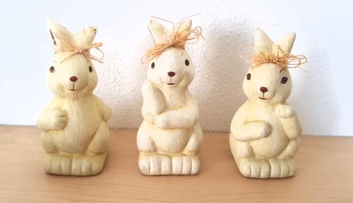 3 schattige vintage paashaasjes van steen, 12 cm hoog