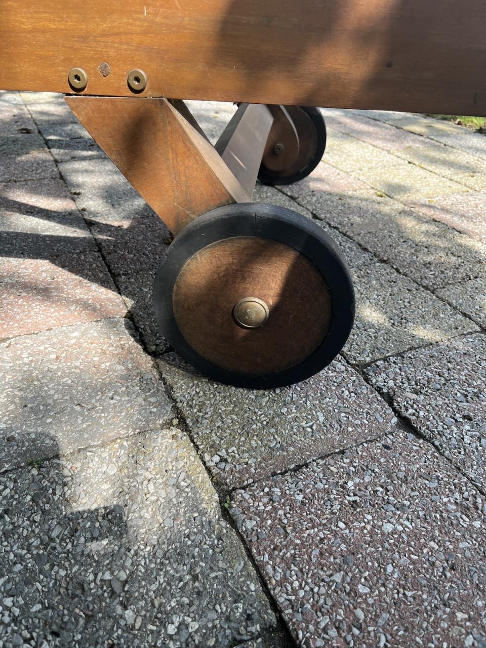 2 teakhouten ligbedden