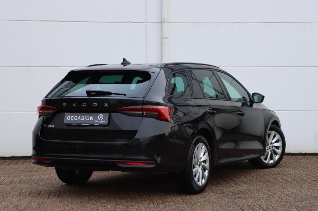 Skoda Octavia combi 1.5 tsi mhev first edition 115pk dsg7