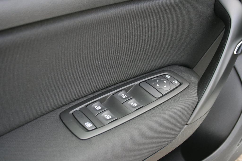Renault Megane 1.3 tce limited / trekhaak / navi / pdc / keyless