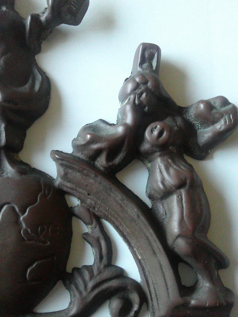 19 DE EEUWS BRONZEN ORNAMENTJE