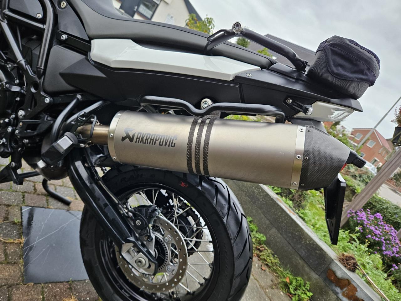 BMW F800 GS Trophy 2012 Akrapovic met koffers