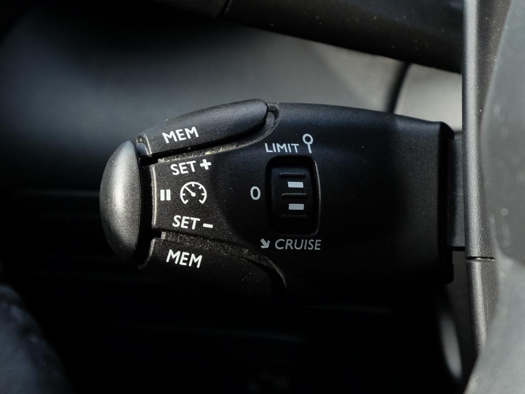 Citroen C3 Aircross 1.2 puretech 110pk shine | navigatie| parkeer sensoren 