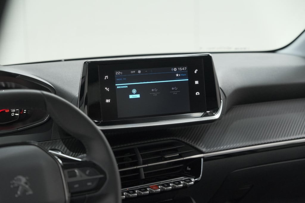 Peugeot 208 puretech 100 allure pack | camera | apple carplay | stoelverwar