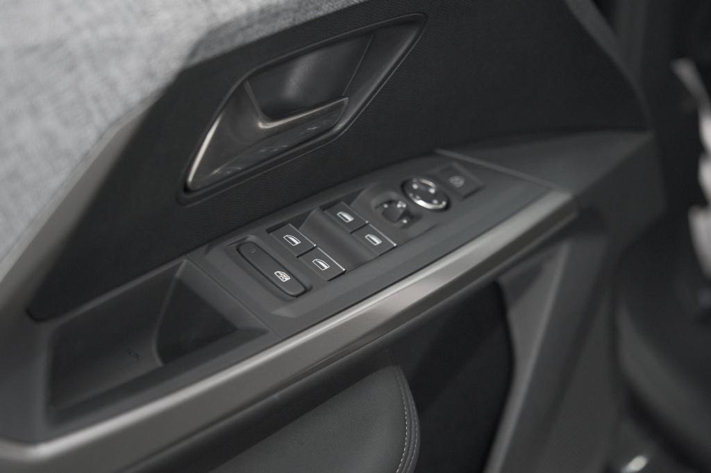 Peugeot 3008 1.2 hybrid 145 gt | 360 camera | adaptieve cruise control | st