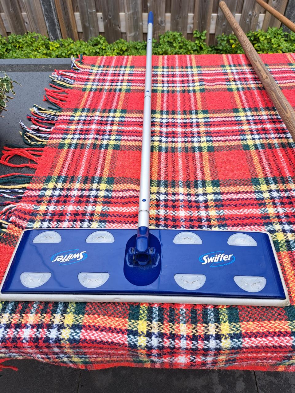 Tuingereedschap en swiffer voor de starter, etc.