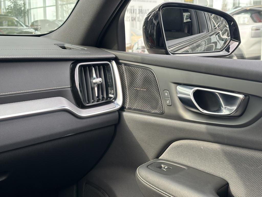 Volvo V60 t6 398pk recharge r-design| panodak| adap.cruise| camera| awd