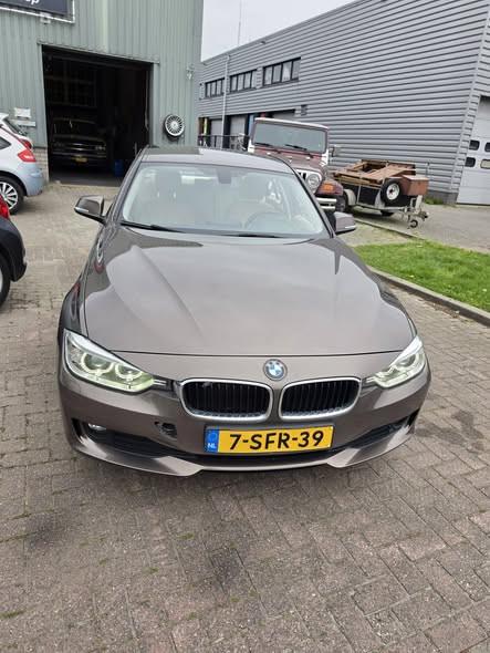 BMW 320i F30 • Leder • Cruise • 2013
