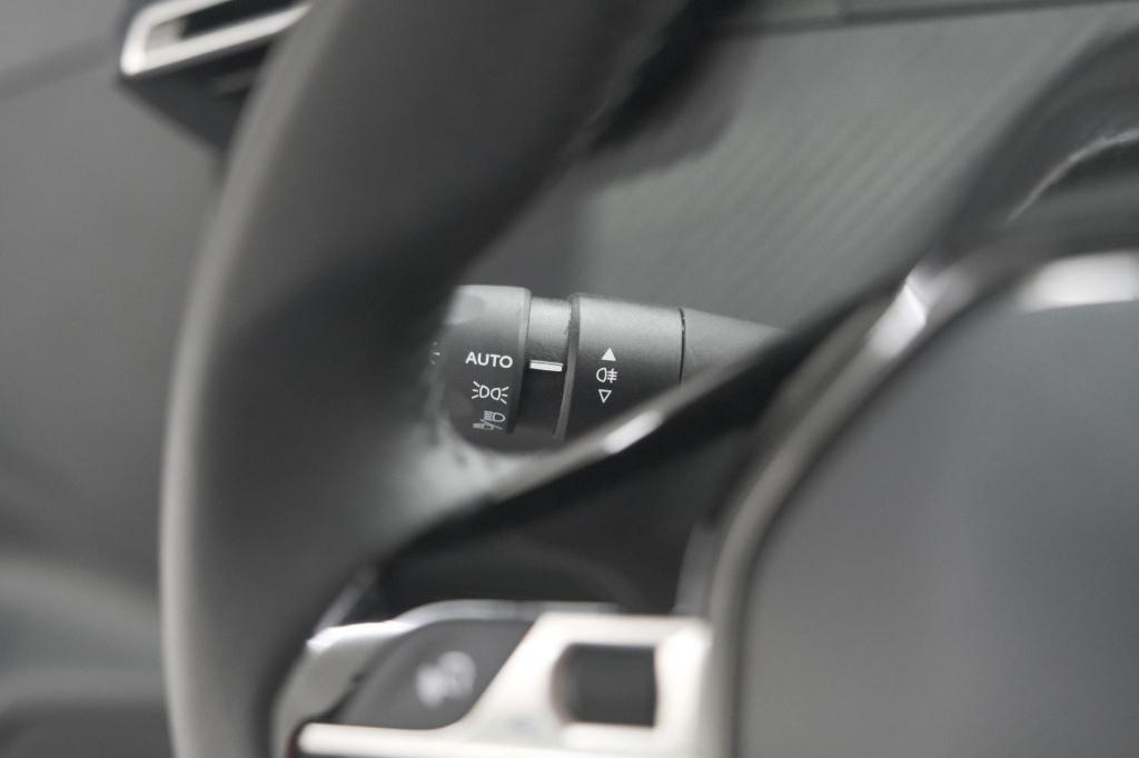 Peugeot 208 puretech 100 style | navigatie | cruise control | apple carplay