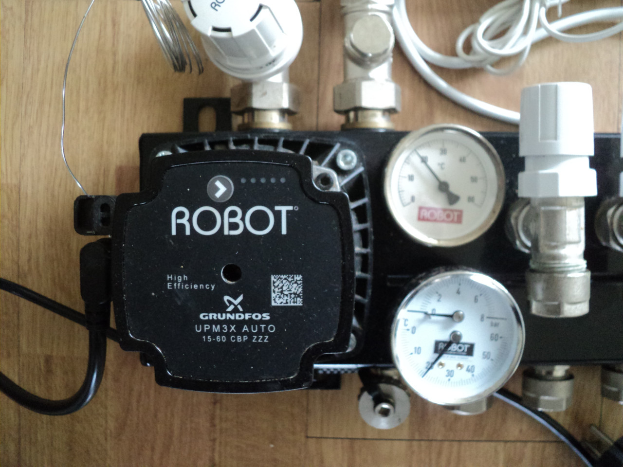 Perfecte 8 gr.ROBOT verdeler vloerverwarming ENERGI ZUINIG + pomp schakelaa