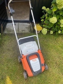 Verticuteer machine