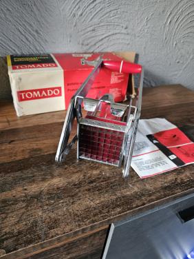 Vintage Tomado metalen - Friet Snijder, zgan in doos