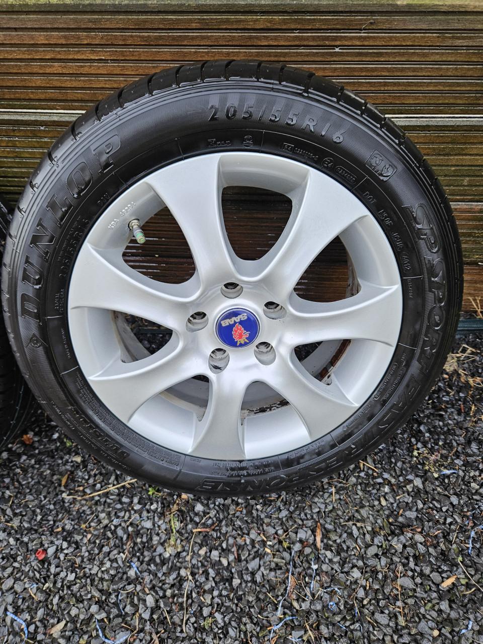 Saab originele 16 inch velgen met banden