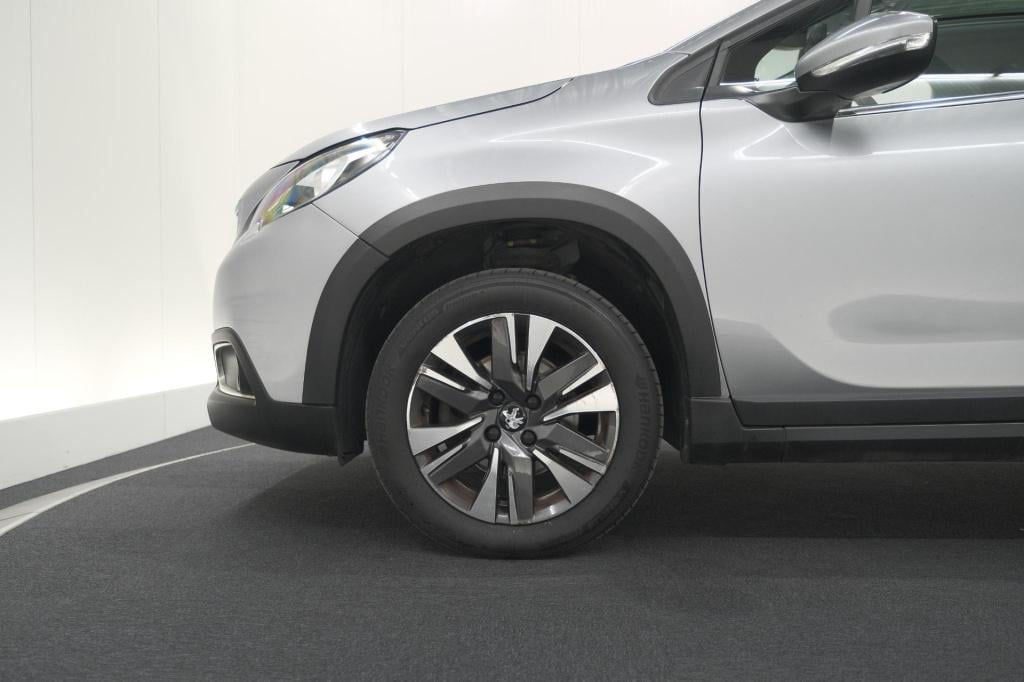 Peugeot 2008 puretech 110 allure | panoramadak | apple carplay | navigatie 