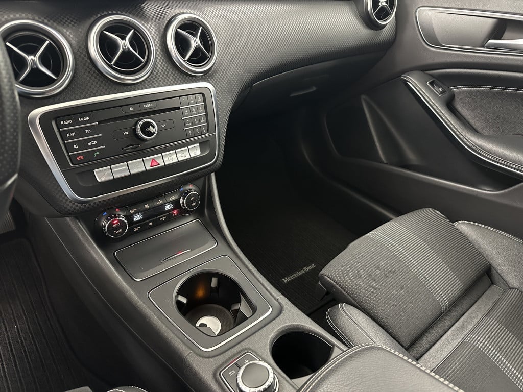 Mercedes-Benz A-Klasse 200 ambition | 163pk | stoelverwarming | climate con