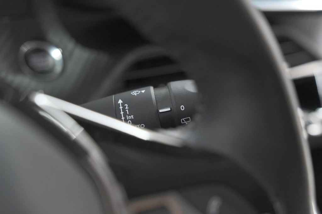 Peugeot 2008 puretech 130 blue lease allure | camera | navigatie | apple ca