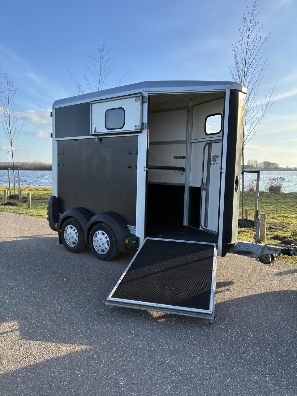 1,5 paards aluminium Ifor HB403 met voorlosklep (inruil mogelijk)