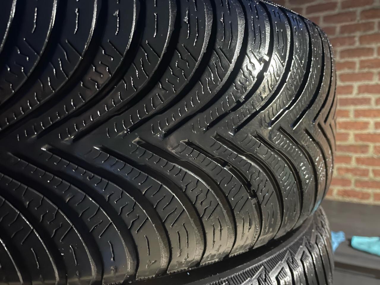 Originele VW velgen 205 65 16 met winterbanden