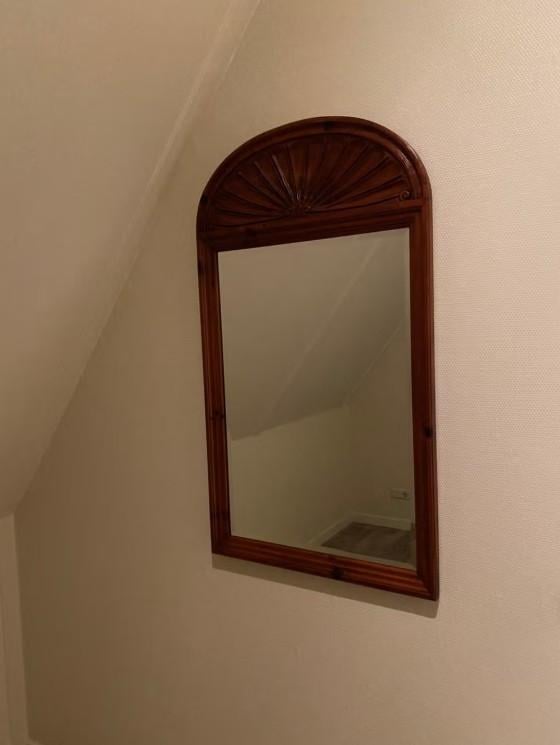 Houten spiegel hoogte 110 cm breedte 67 cm