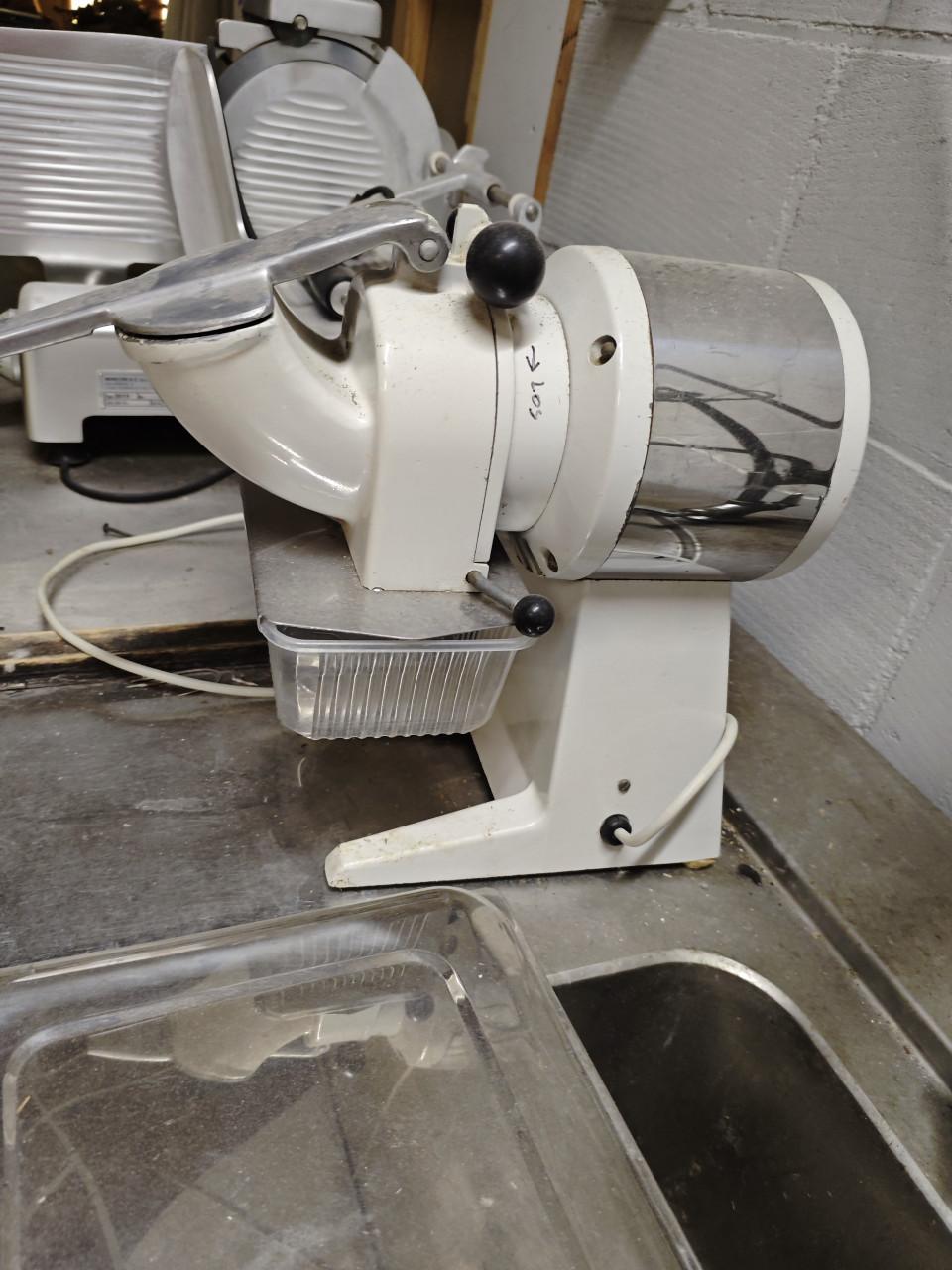 Grote Elektrische Keukenrasp / Kaasrasp Santos Model 02