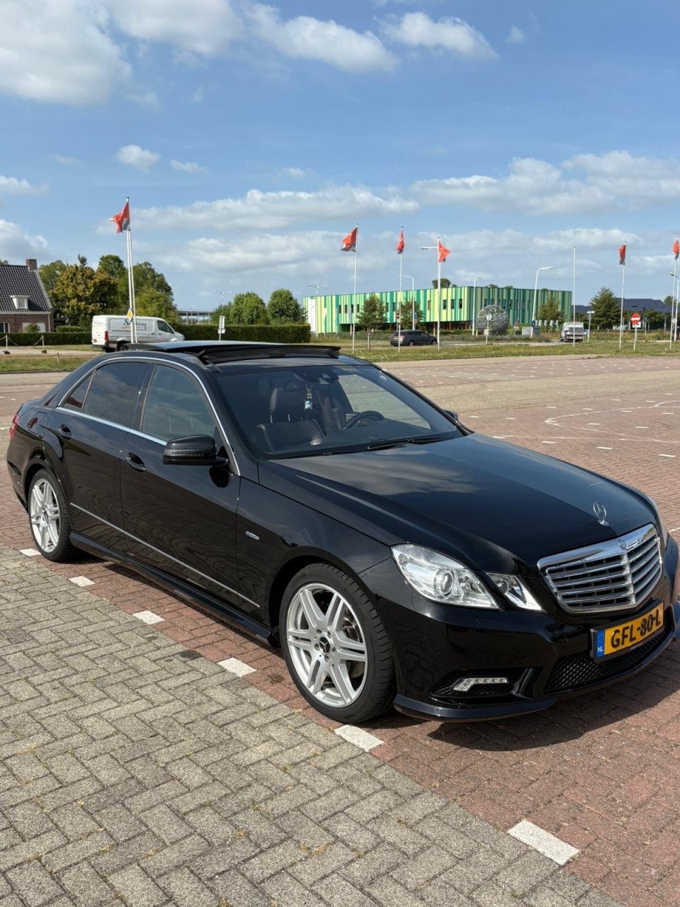 Mercedes-Benz E-klasse 3.5 E350CGI Sedan AUT 2011Zwart