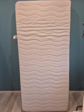 Matras 200x90x18 met afneembare hoes