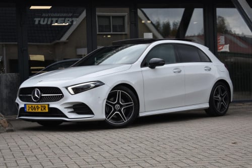Mercedes-Benz A-Klasse 180 amg night | sfeerverlichting | panoramadak | app