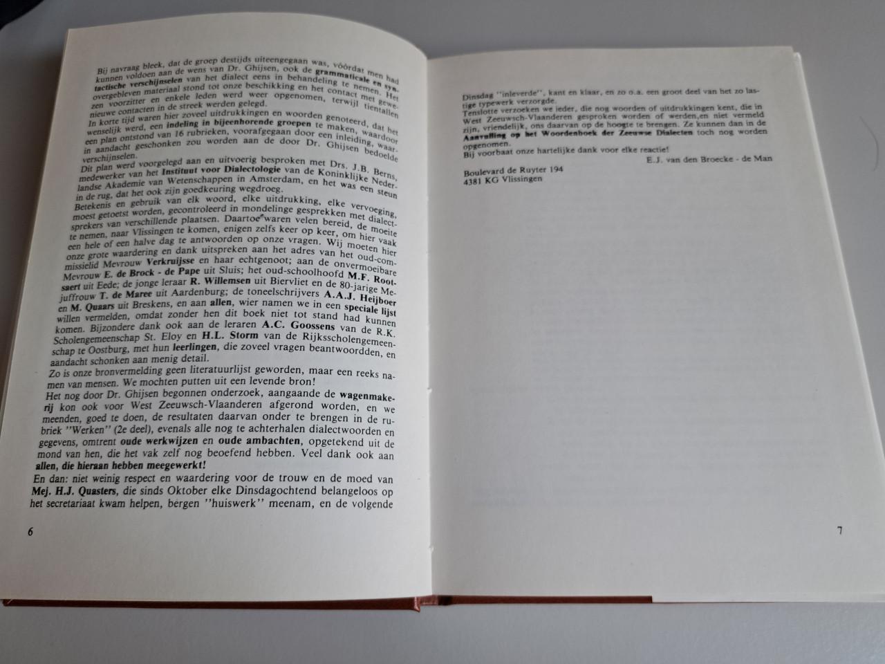 Dialect boekje van West Zeeuws Vlaanderen aangeschaft 1986.