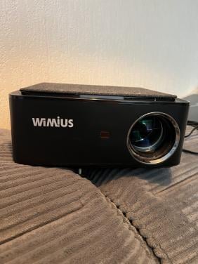 Beamer + projectiescherm set – WIMIUS beamer – goede staat