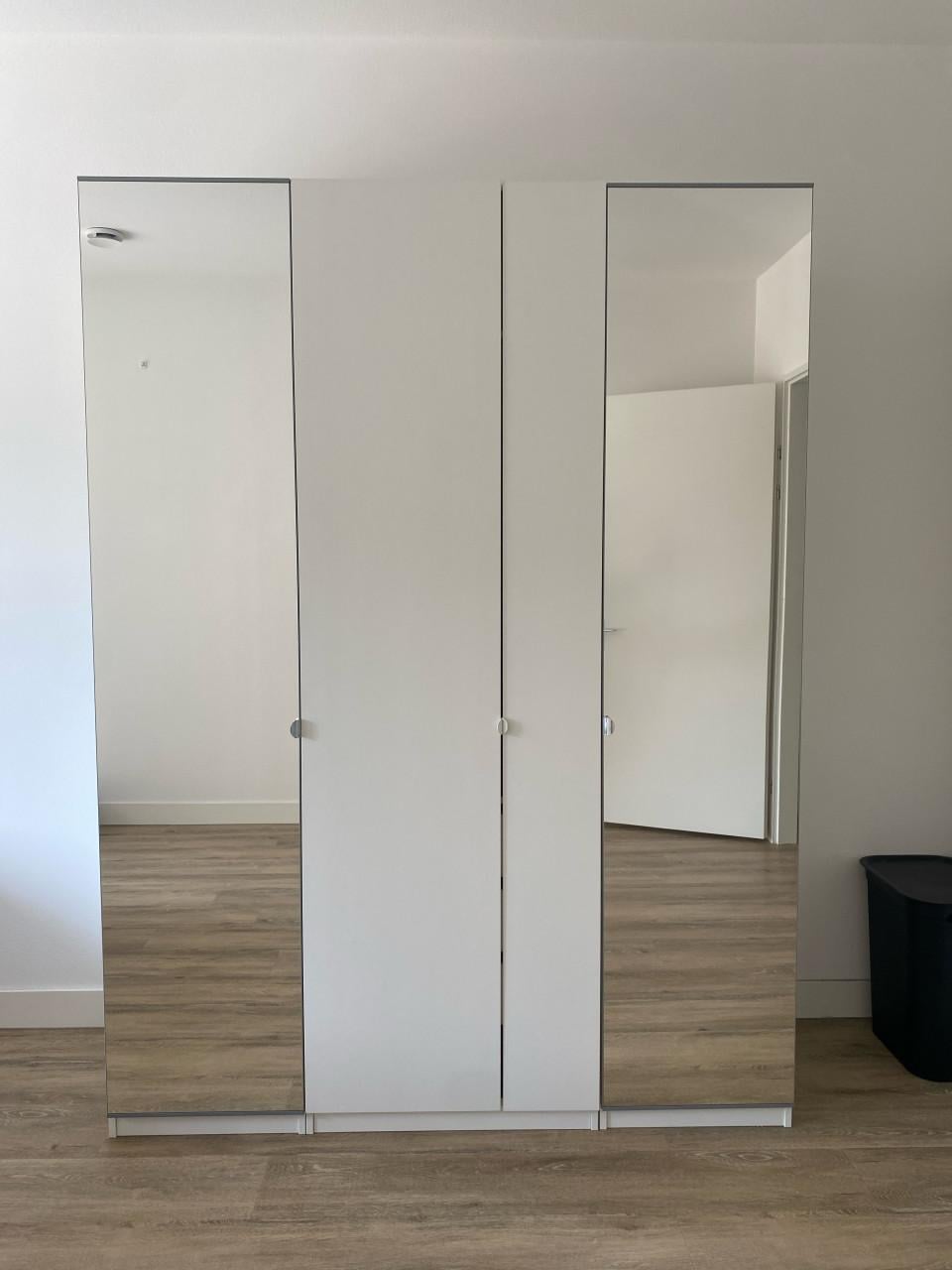 Kledingkast IKEA wit met spiegels