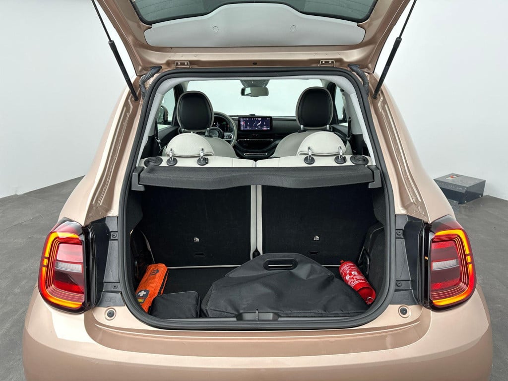 Fiat 500e 3+1 la prima 42 kwh