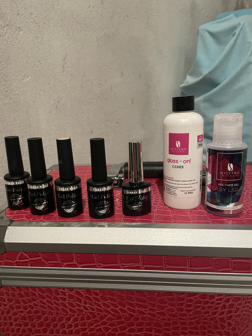 Nagelkoffer + inhoud