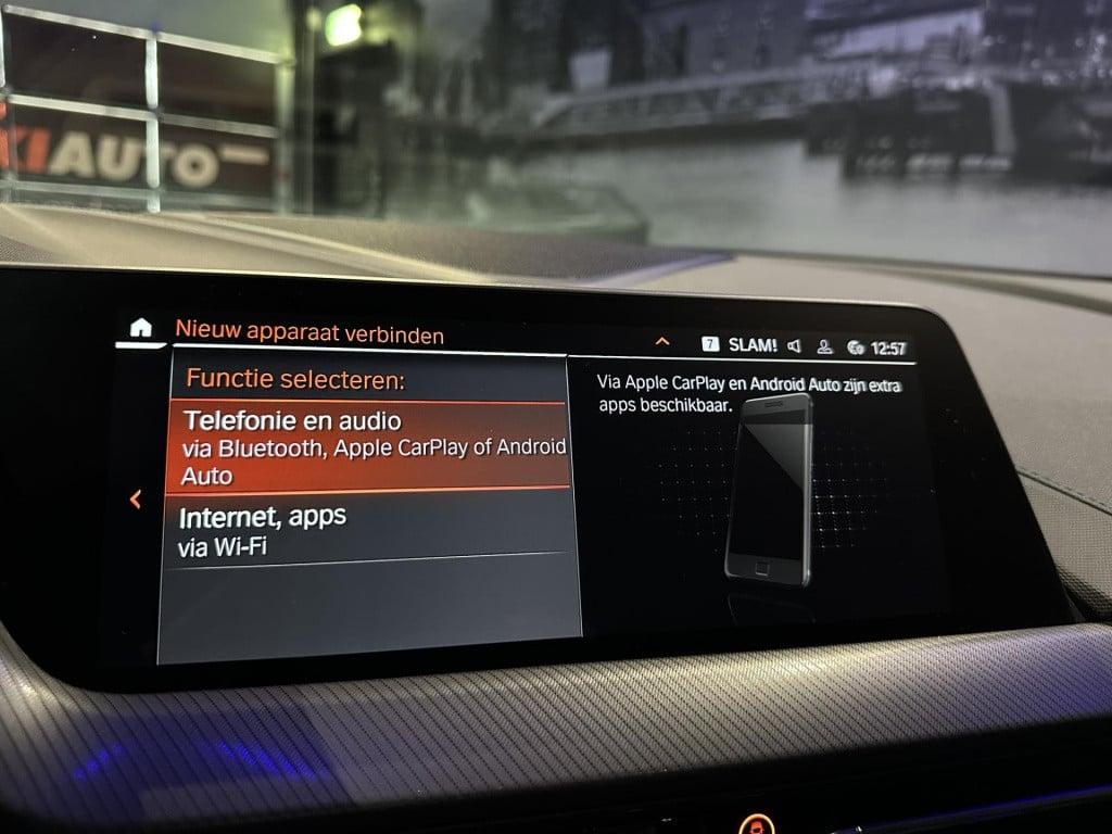 BMW 1 Serie 118i high executive *m-pack*pano*harmankardon*m-technic stoelen