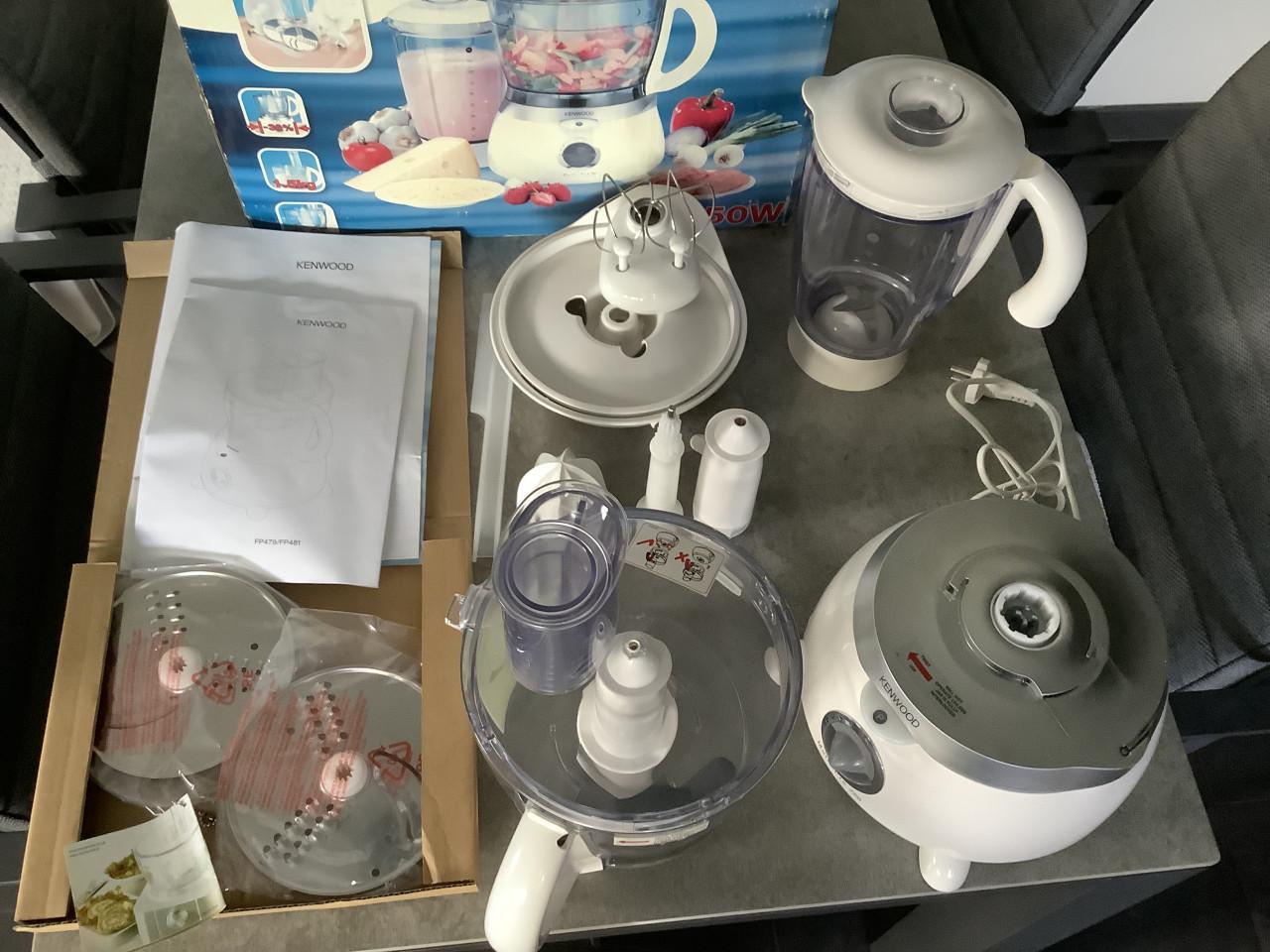 Een zo goed als nieuwe Kenwood Multi-Pro 750 keukenmachine. Deze veelzijdig