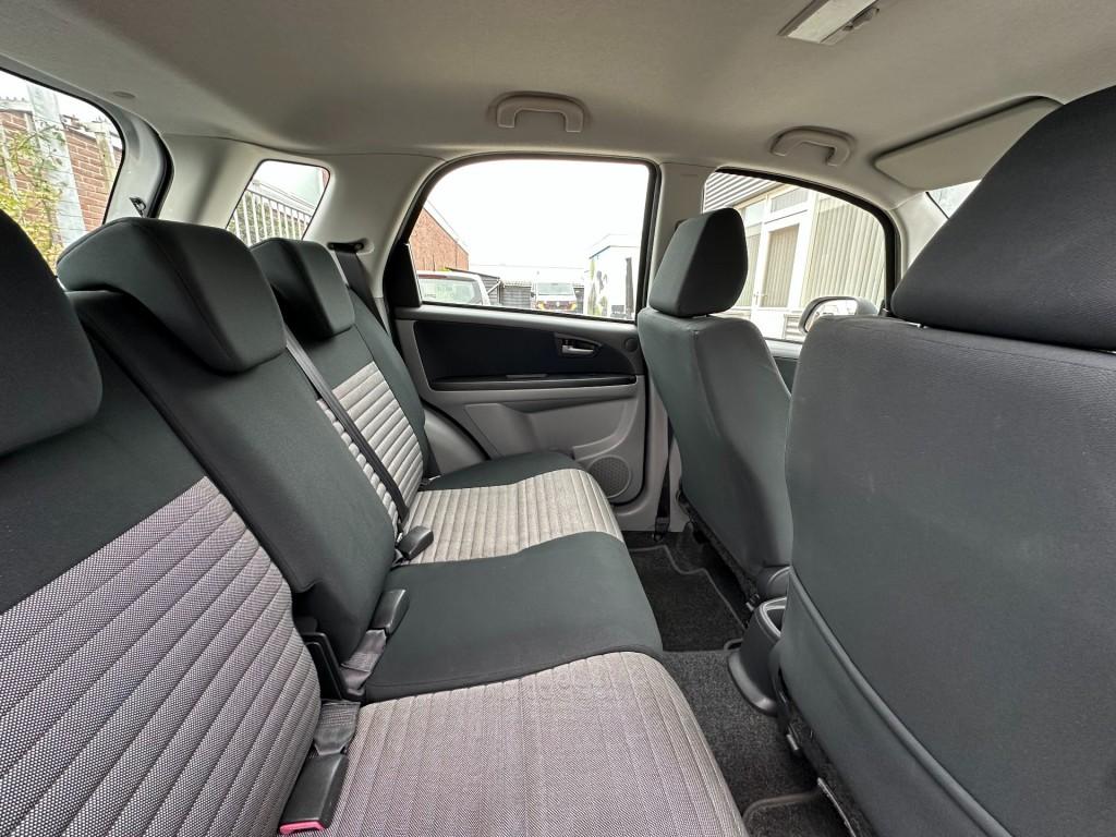 Suzuki Sx4 1.6 exclusive automaat airco hoge zit!