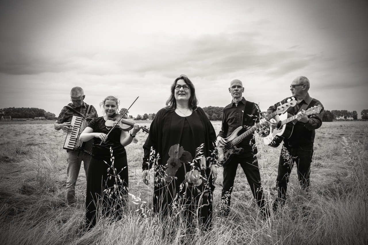 Concert folkband Merrow