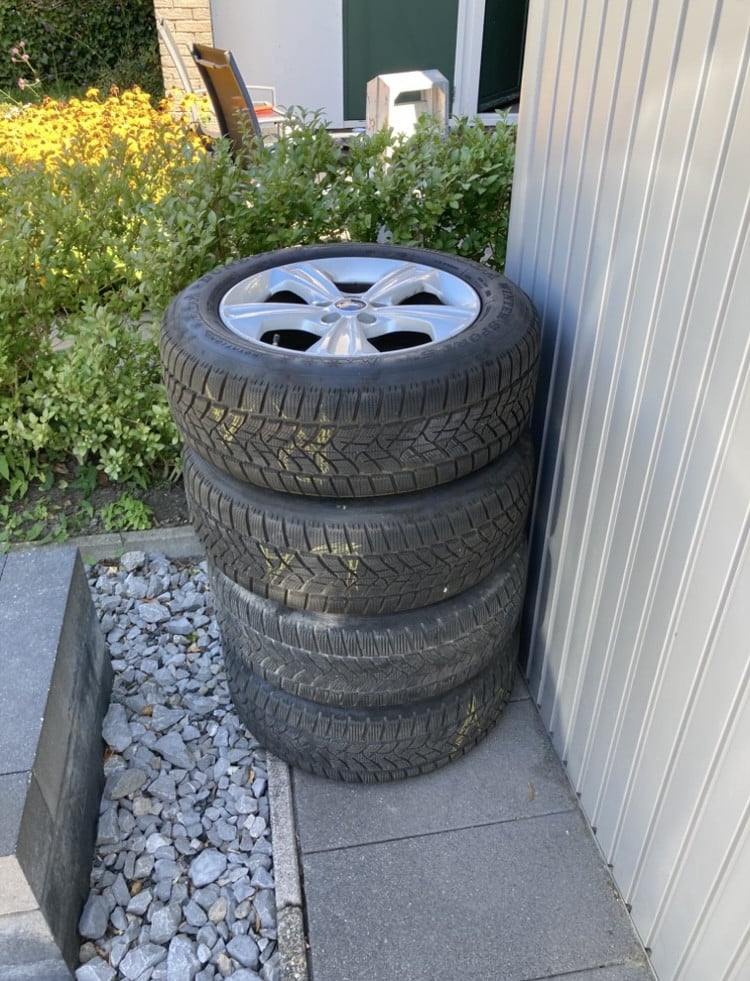 Winterbanden Ford Kuga Dunlop Energi 225/60R17