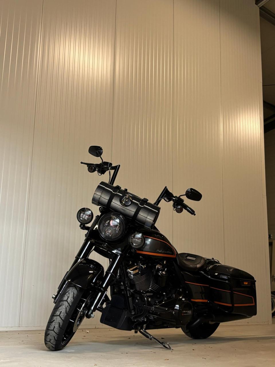 Harley-Davidson Road King Special Apex