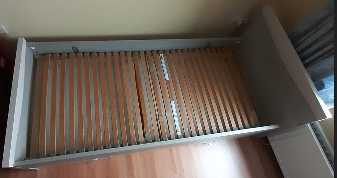 Slaapkamer ledikant, lattenbodem, lade, nachtkastje, kast 2-deurs, 2 x kast