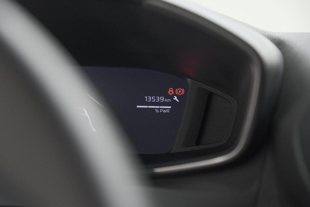 Peugeot 208 1.2 hybrid 110 e-dcs6 allure | apple carplay | parkeersensoren 