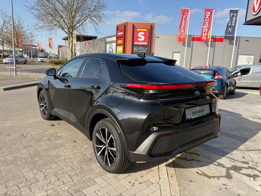 Toyota C-hr 2.0 plug-in hybrid 220 dynamic