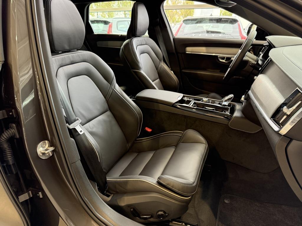 Volvo V90 t6 398pk recharge ultra dark| full options !newprijs €82.635,-