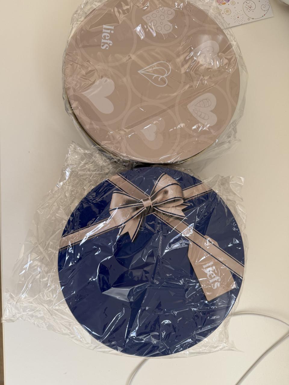 2x Nieuwe Etos cadeautjes dozen