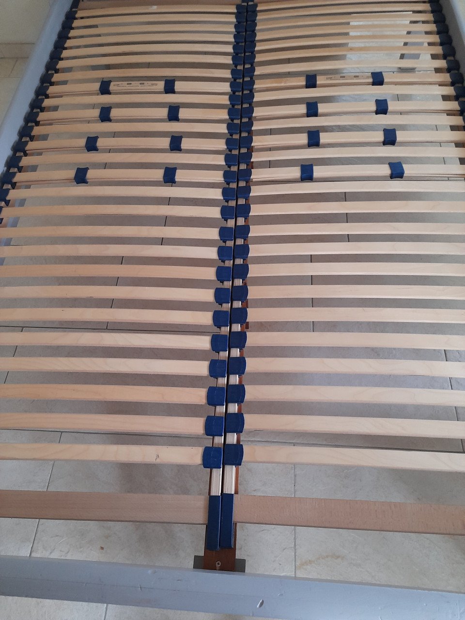 2 Persoons bed 140 x 200 (in goede staat )